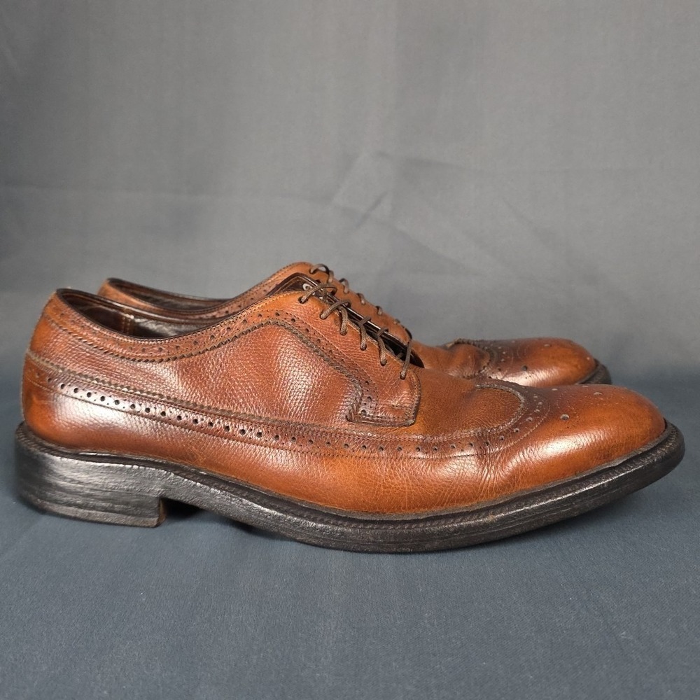 Vintage Hanover wingtips shoes V Cleat Mens 11B / RR  Brown Wingtip Leather